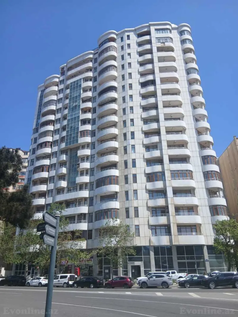 Satılır 4 otaqlı Mənzil Yeni tikili 200 m² Elmlər Akademiyası m.