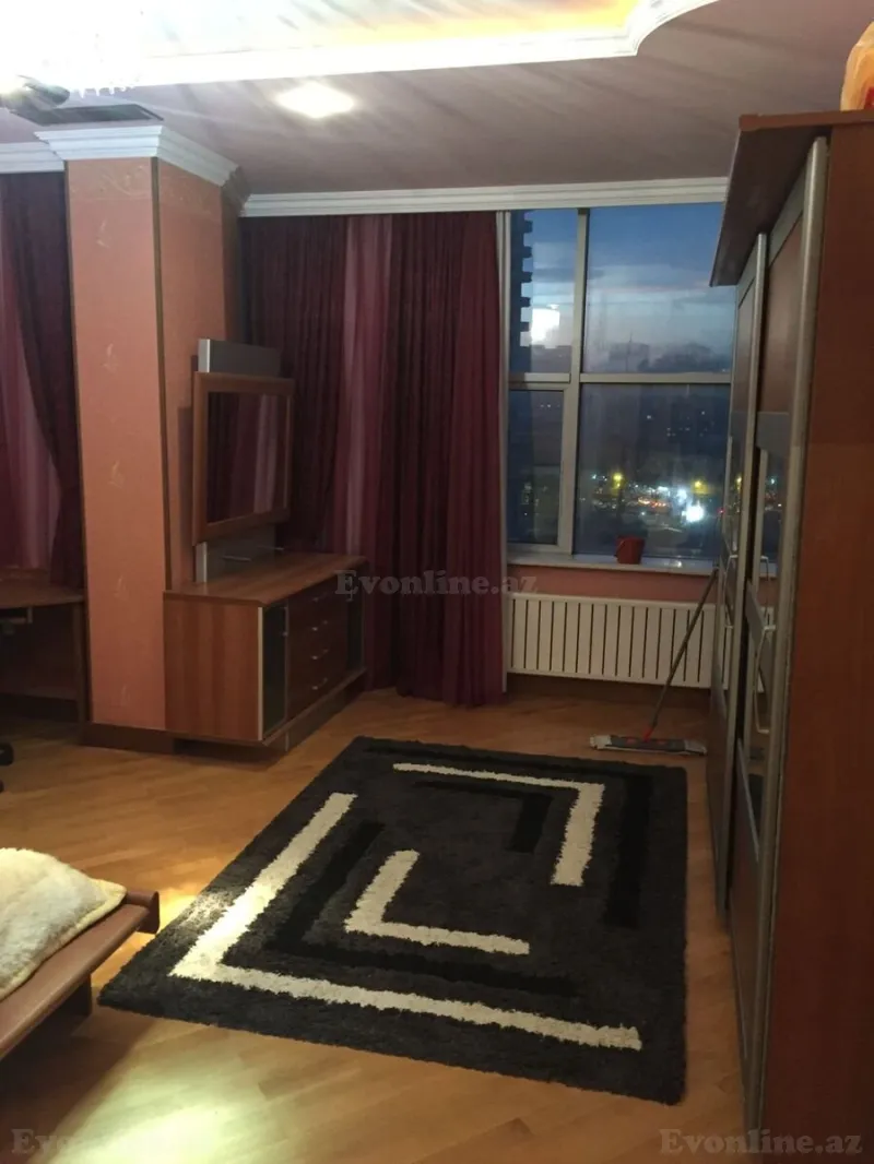 Satılır 4 otaqlı Mənzil Yeni tikili 200 m² Elmlər Akademiyası m. - şəkil 14
