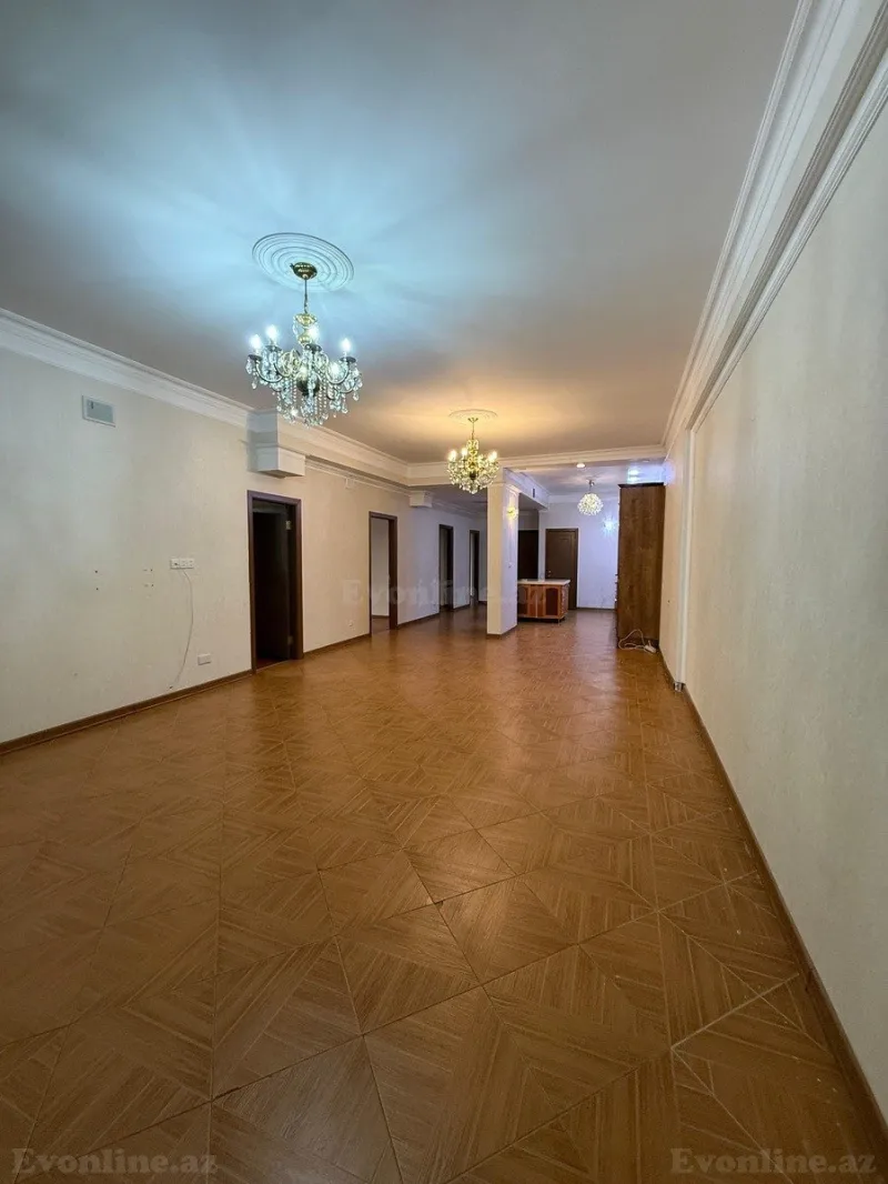Kirayə verilir 5 otaqlı Mənzil Yeni tikili 175 m² 28 May m.