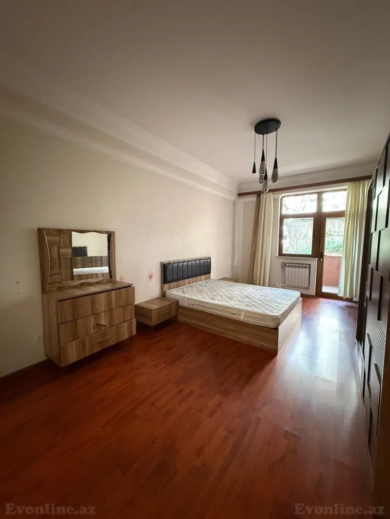 Kirayə verilir 5 otaqlı Mənzil Yeni tikili 175 m² 28 May m. - şəkil 3