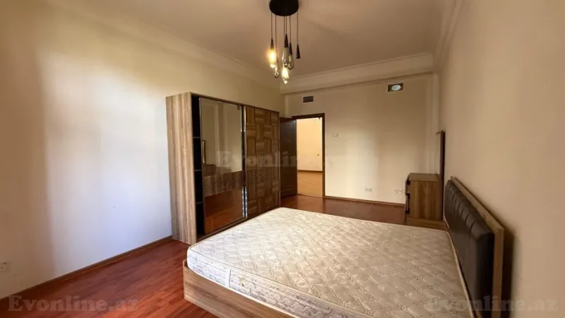 Kirayə verilir 5 otaqlı Mənzil Yeni tikili 175 m² 28 May m. - şəkil 4