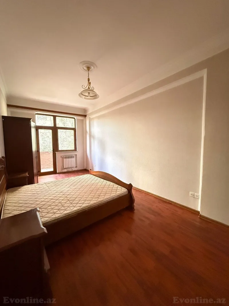Kirayə verilir 5 otaqlı Mənzil Yeni tikili 175 m² 28 May m. - şəkil 10
