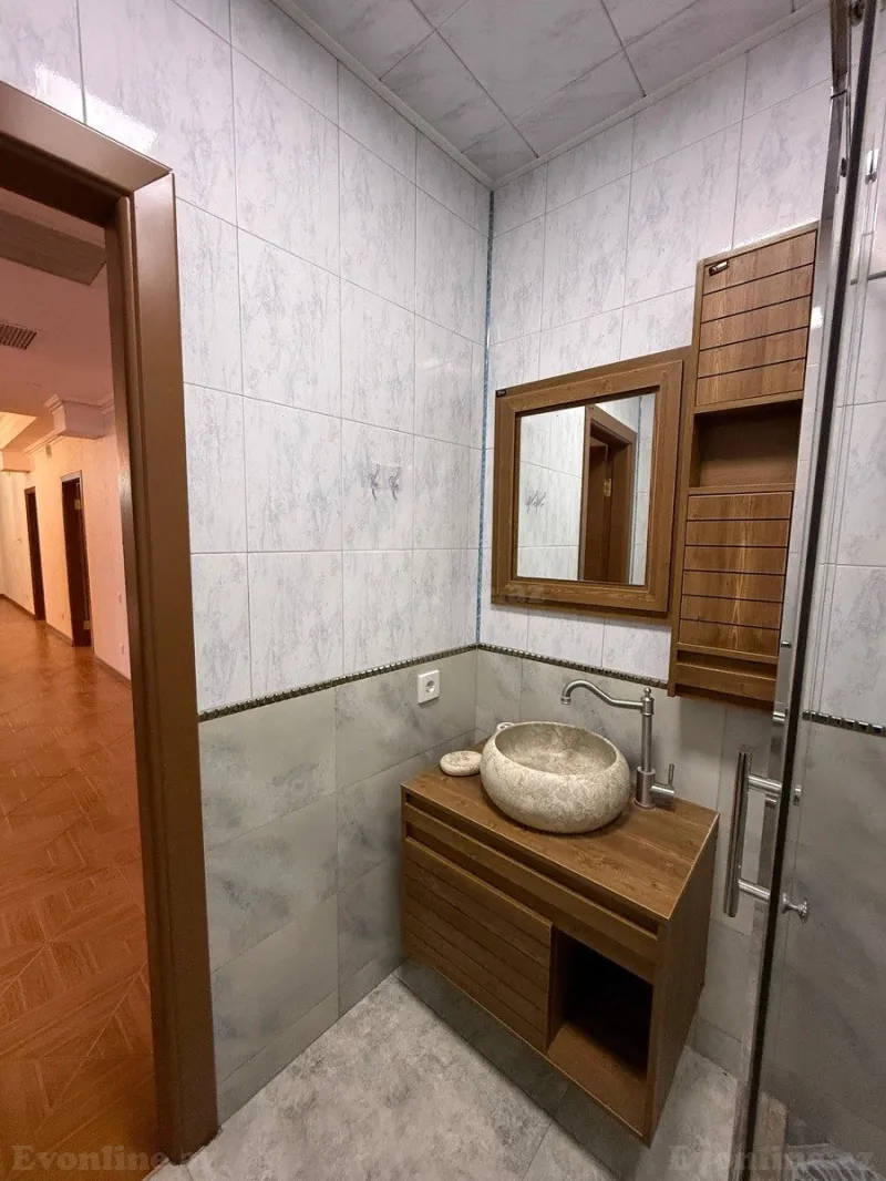 Kirayə verilir 5 otaqlı Mənzil Yeni tikili 175 m² 28 May m. - şəkil 17