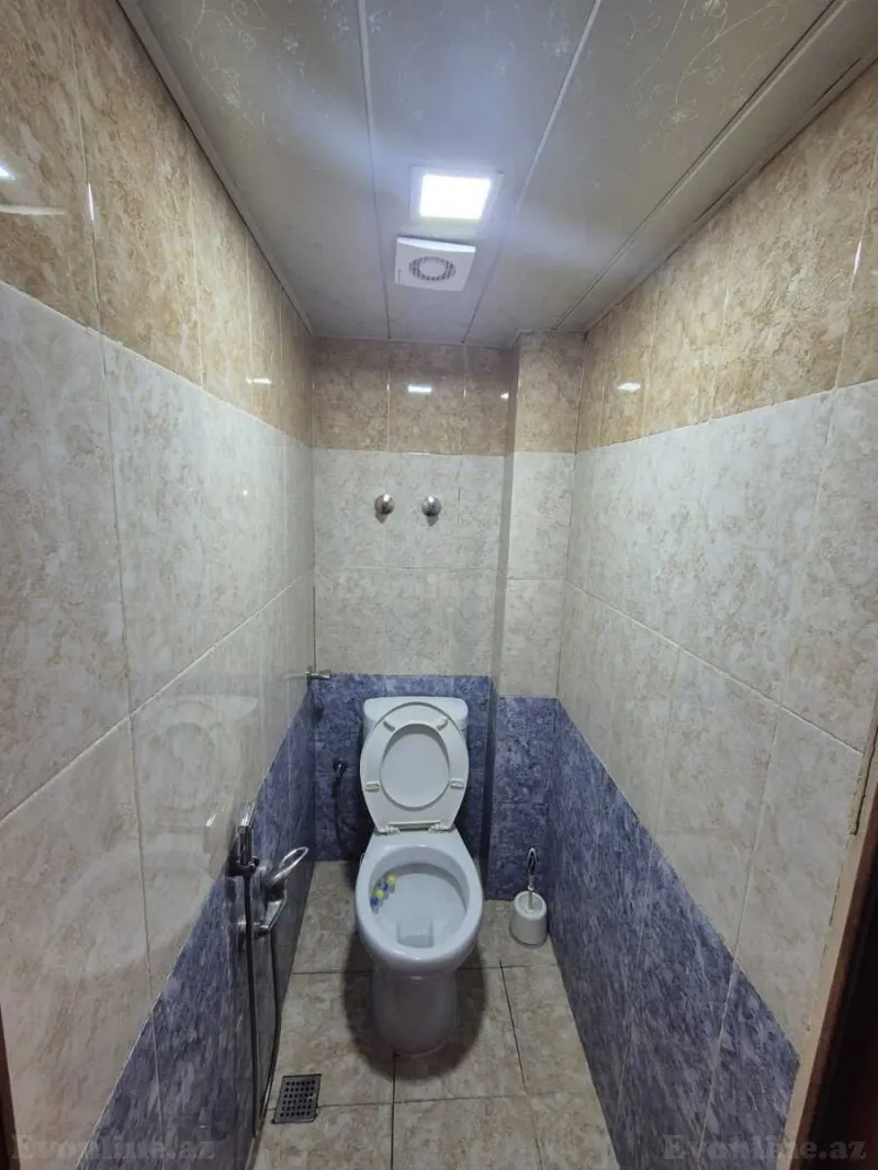 Satılır 3 otaqlı Mənzil Köhnə tikili 64 m² Xalqlar Dostluğu m. - şəkil 2