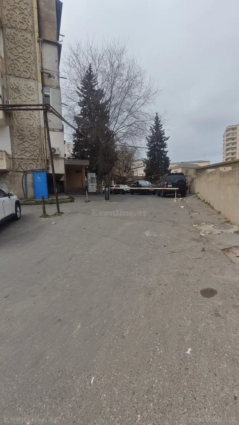 Satılır 5 otaqlı Mənzil Köhnə tikili 120 m² 8-ci mikrorayon - şəkil 2