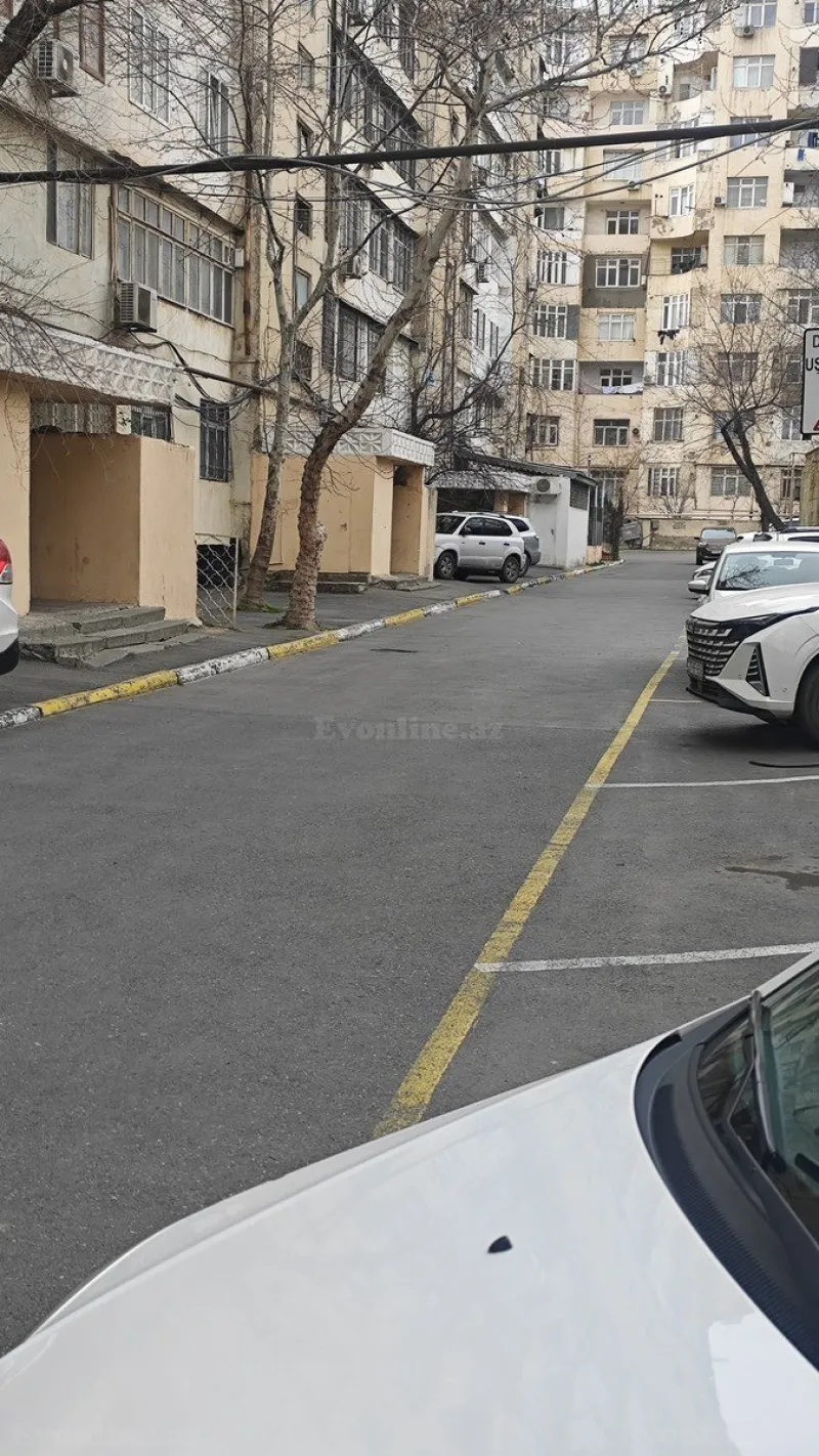 Satılır 5 otaqlı Mənzil Köhnə tikili 120 m² 8-ci mikrorayon - şəkil 3