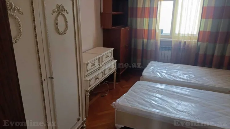 Kirayə verilir 2 otaqlı Mənzil Köhnə tikili 65 m² Elmlər Akademiyası m. - şəkil 3