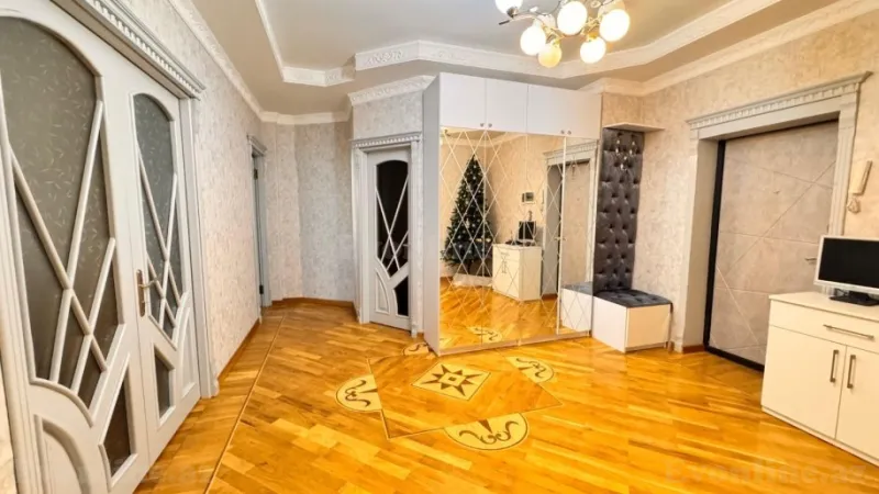 Satılır 3 otaqlı Mənzil Yeni tikili 105 m² 8-ci mikrorayon