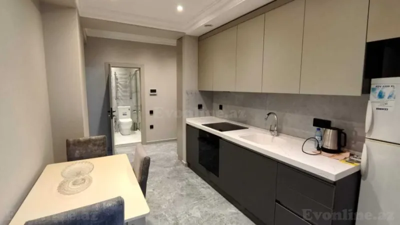Kirayə verilir 2 otaqlı Mənzil Yeni tikili 75 m² Neftçilər m. - şəkil 3