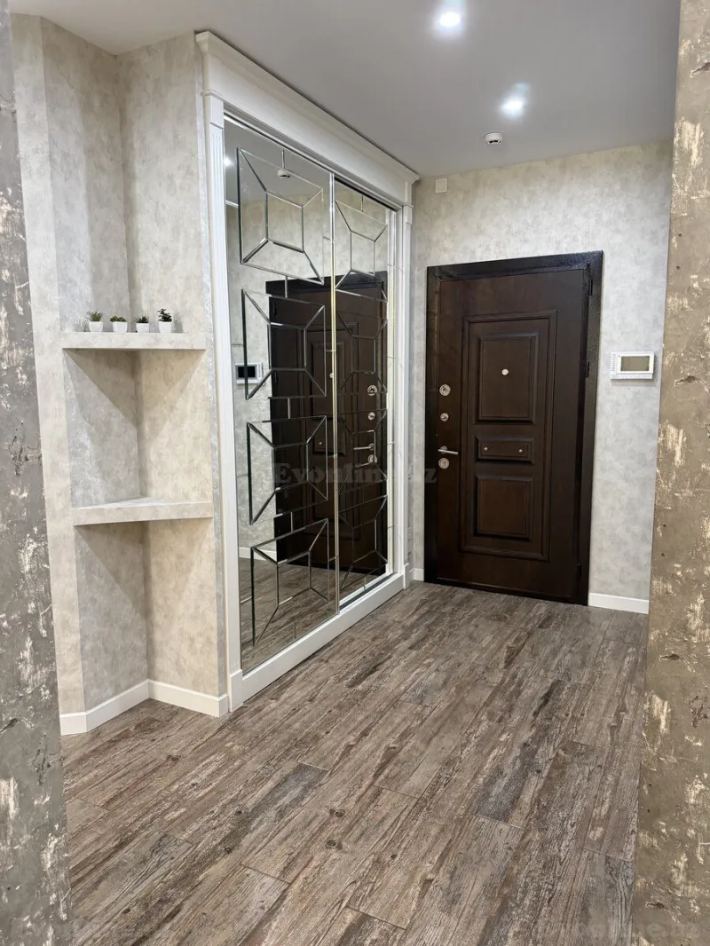Kirayə verilir 2 otaqlı Mənzil Yeni tikili 74 m² İçərişəhər m. - şəkil 4