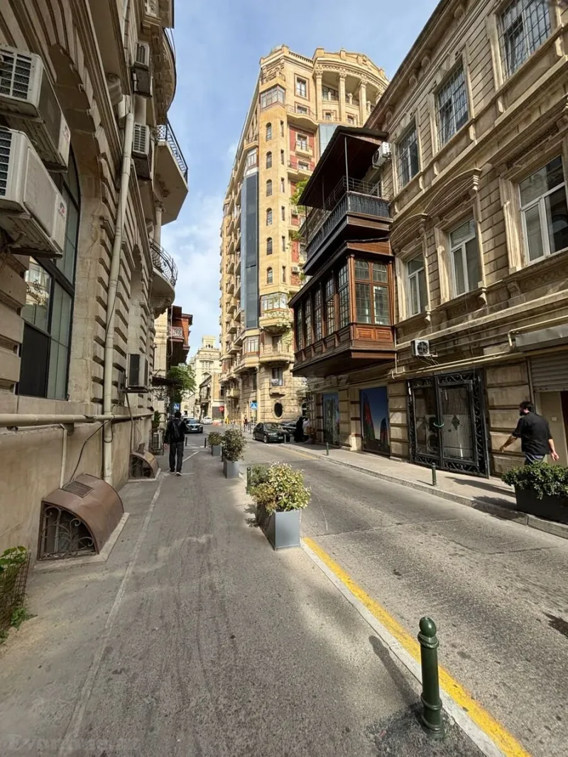 Satılır 2 otaqlı Mənzil Köhnə tikili 60 m² Sahil m.