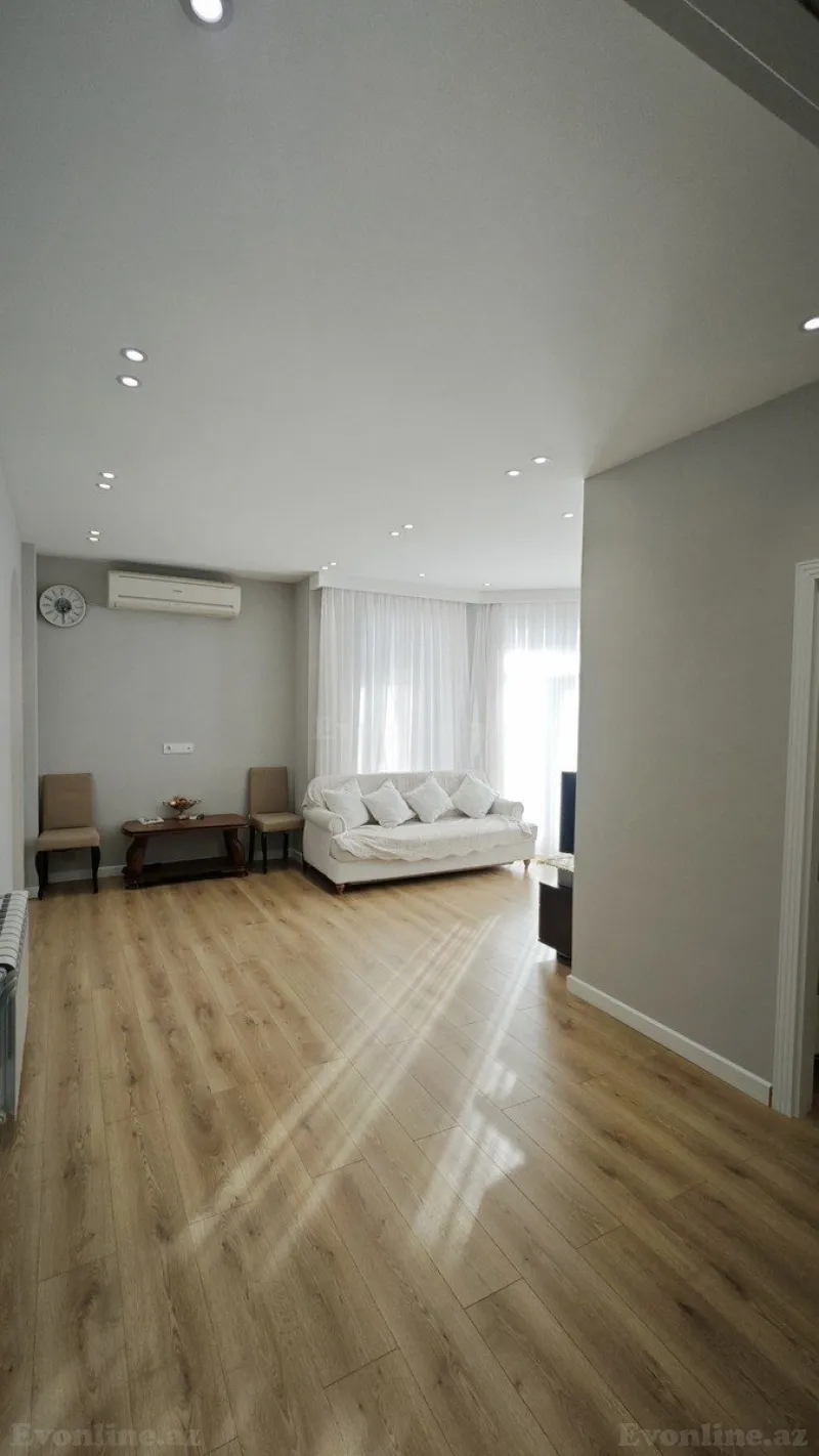 Satılır 4 otaqlı Mənzil Yeni tikili 100 m² Neftçilər m.
