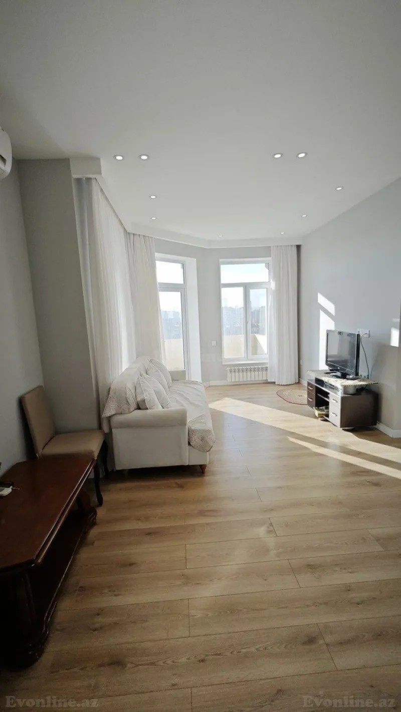 Satılır 4 otaqlı Mənzil Yeni tikili 100 m² Neftçilər m. - şəkil 2