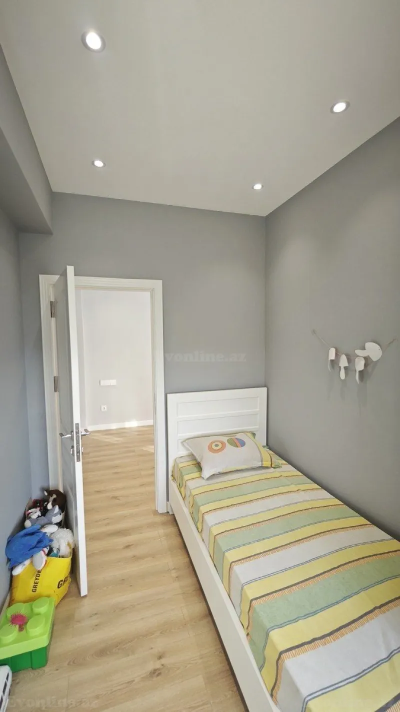Satılır 4 otaqlı Mənzil Yeni tikili 100 m² Neftçilər m. - şəkil 4