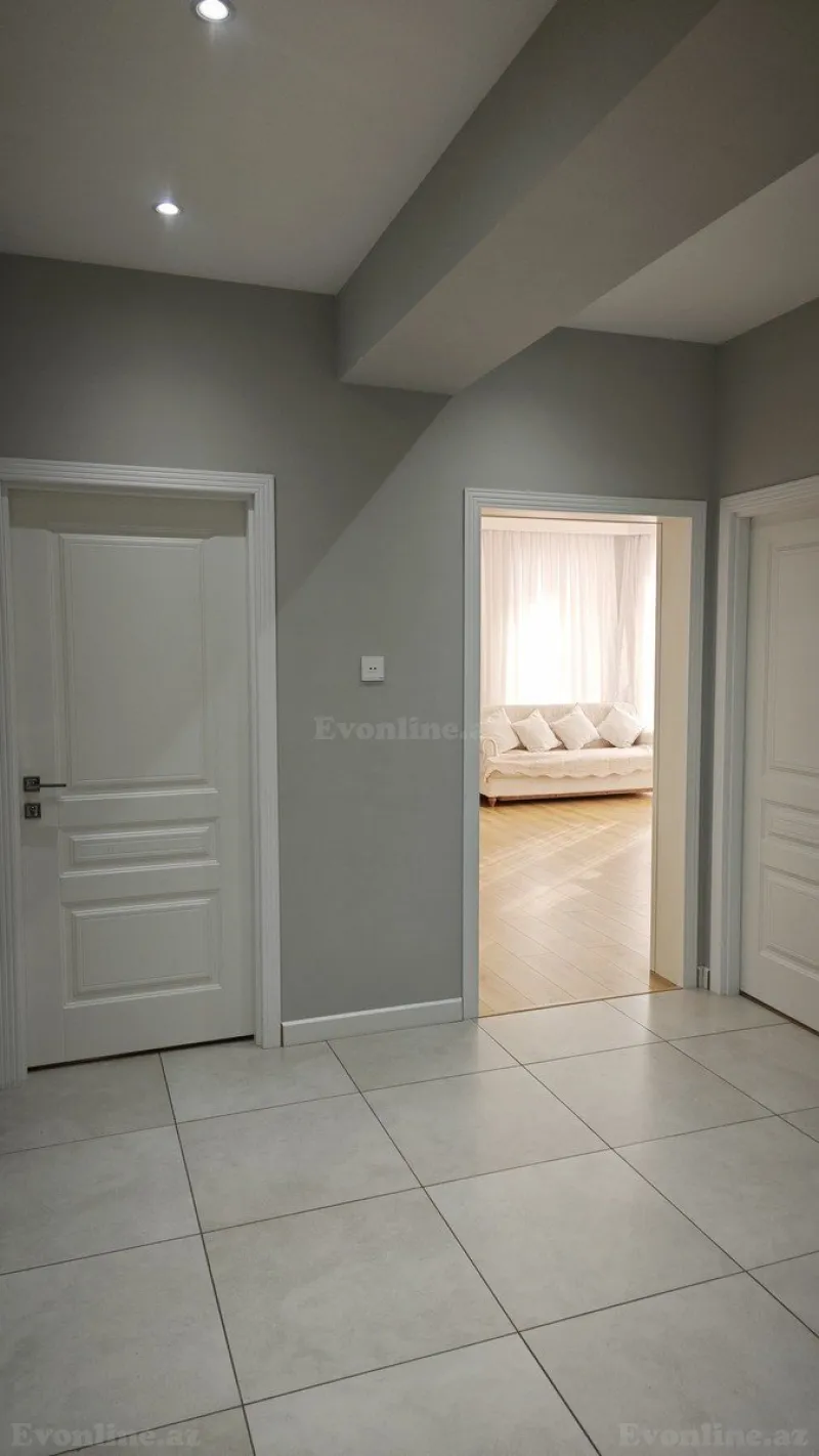 Satılır 4 otaqlı Mənzil Yeni tikili 100 m² Neftçilər m. - şəkil 9