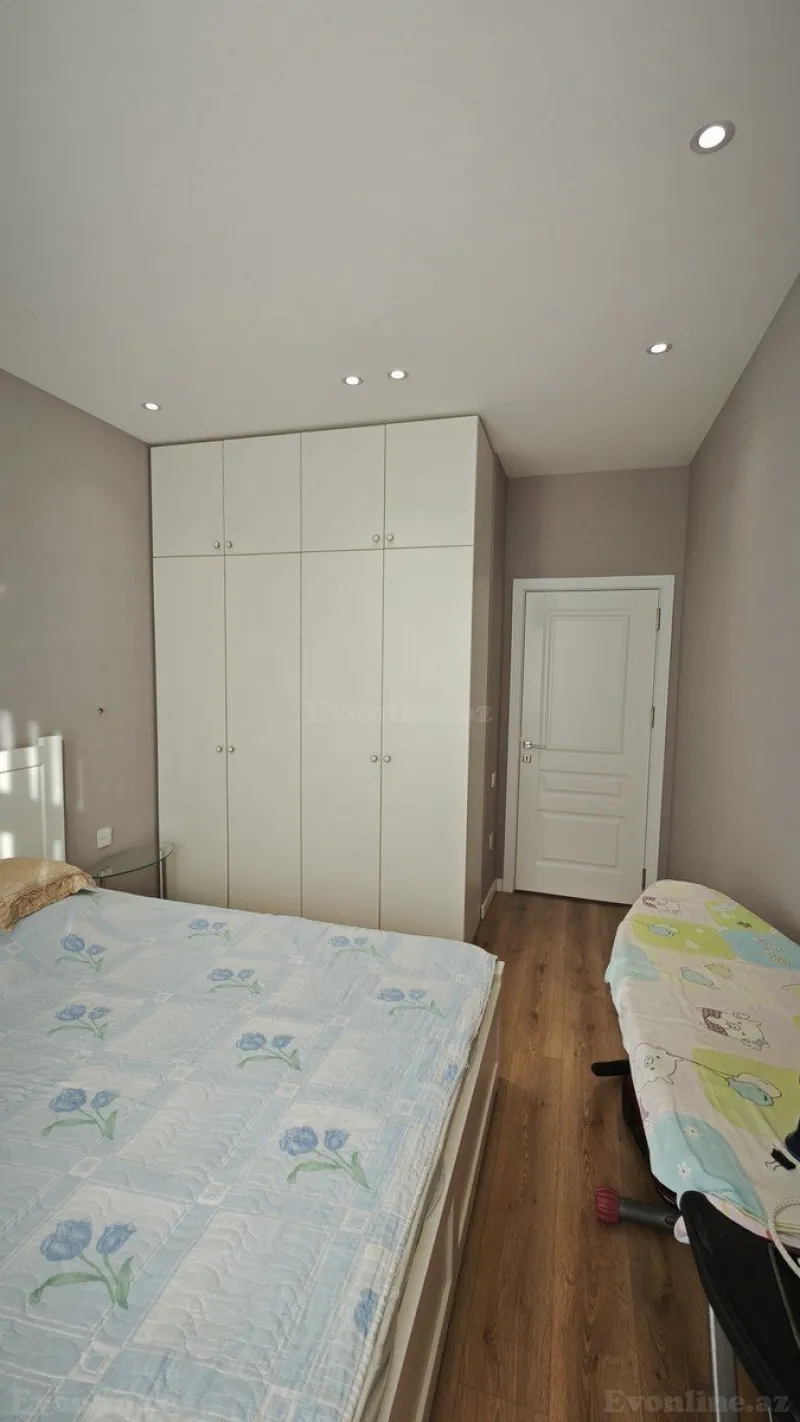 Satılır 4 otaqlı Mənzil Yeni tikili 100 m² Neftçilər m. - şəkil 11