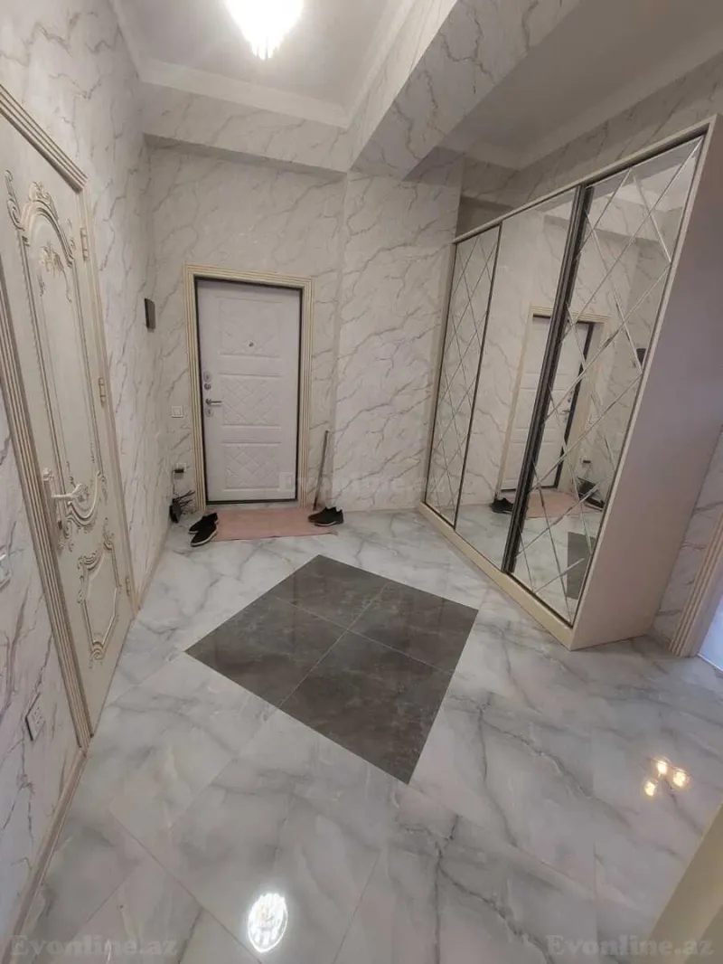 Satılır 3 otaqlı Mənzil Köhnə tikili 70 m² Gənclik m. - şəkil 2