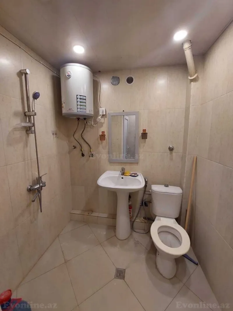 Satılır 3 otaqlı Mənzil Köhnə tikili 70 m² Gənclik m. - şəkil 16