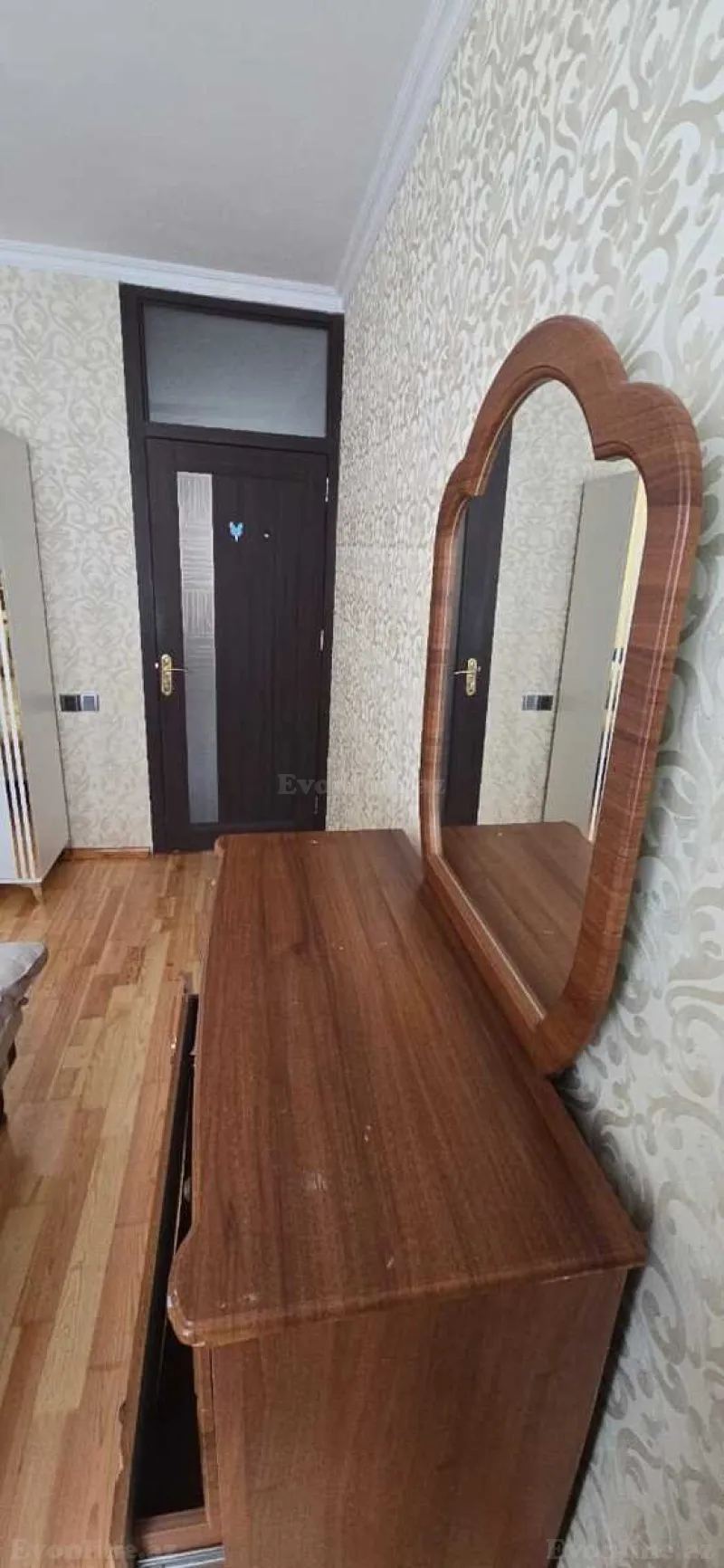 Kirayə verilir 2 otaqlı Mənzil Köhnə tikili 65 m² Həzi Aslanov m. - şəkil 4