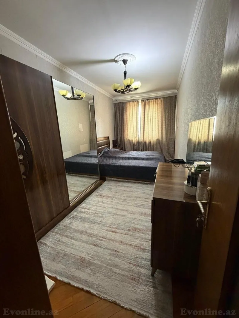 Satılır 3 otaqlı Mənzil Köhnə tikili 70 m² Nizami r.