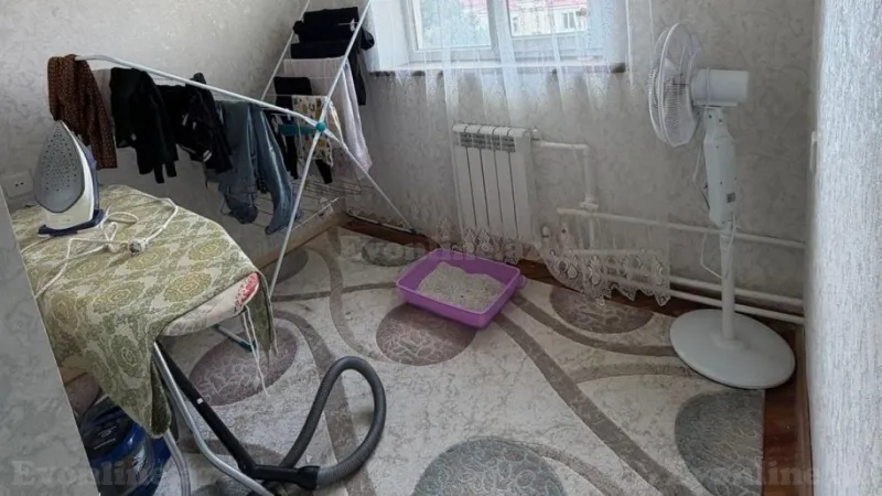 Satılır 3 otaqlı Mənzil Köhnə tikili 70 m² Nizami r. - şəkil 2