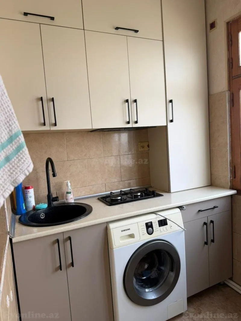 Satılır 3 otaqlı Mənzil Köhnə tikili 70 m² Nizami r. - şəkil 3