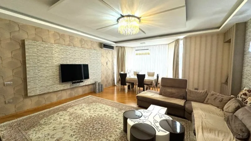 Satılır 4 otaqlı Mənzil Yeni tikili 190 m² 8 Noyabr m. - şəkil 2