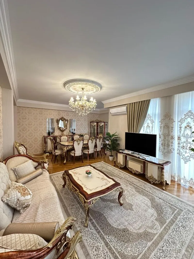 Kirayə verilir 3 otaqlı Mənzil Yeni tikili 150 m² 28 May m.
