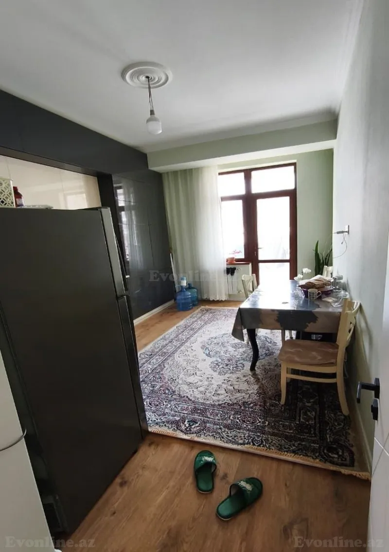 Satılır 4 otaqlı Mənzil Yeni tikili 130 m² 8 Noyabr m. - şəkil 9