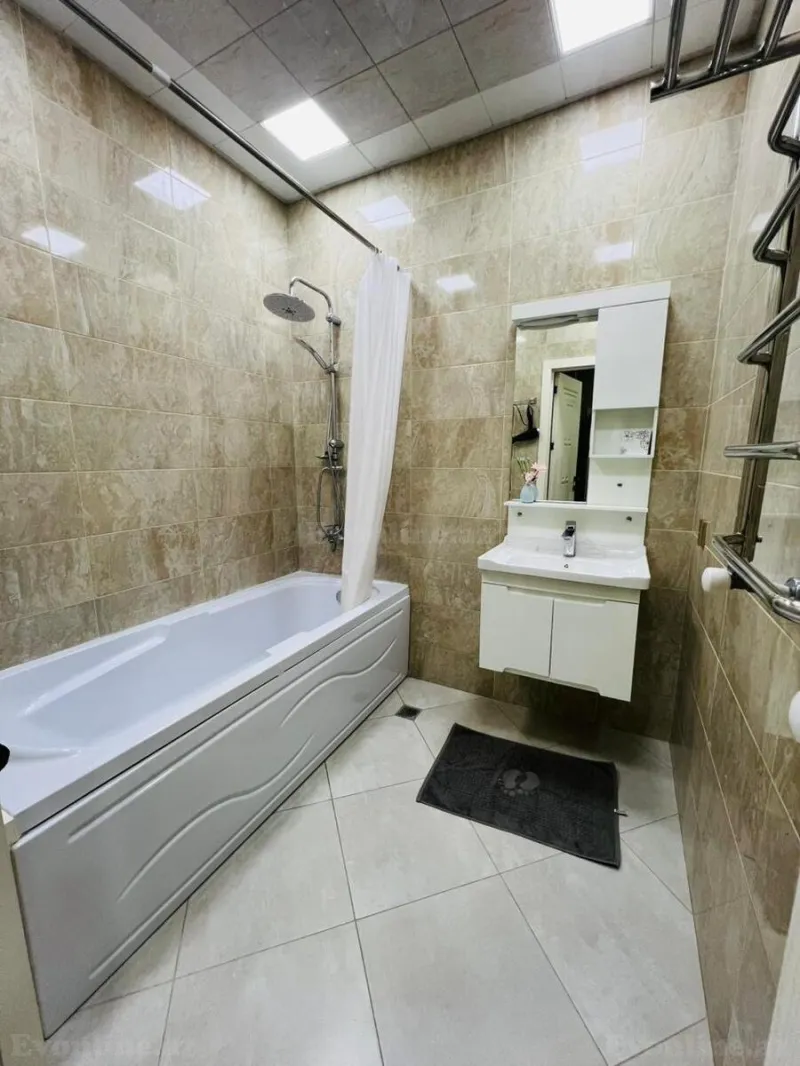 Satılır 4 otaqlı Mənzil Yeni tikili 230 m² Nərimanov r. - şəkil 13
