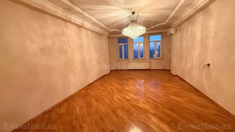 Satılır 3 otaqlı Mənzil Yeni tikili 130 m² Elmlər Akademiyası m.