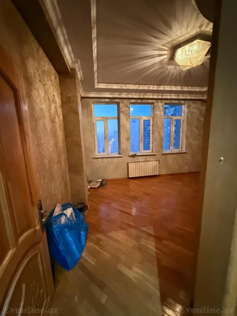 Satılır 3 otaqlı Mənzil Yeni tikili 130 m² Elmlər Akademiyası m. - şəkil 6