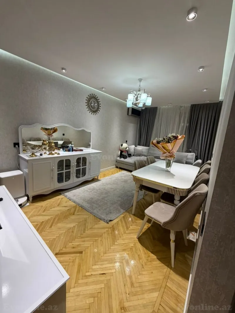 Satılır 3 otaqlı Mənzil Köhnə tikili 90 m² Yasamal
