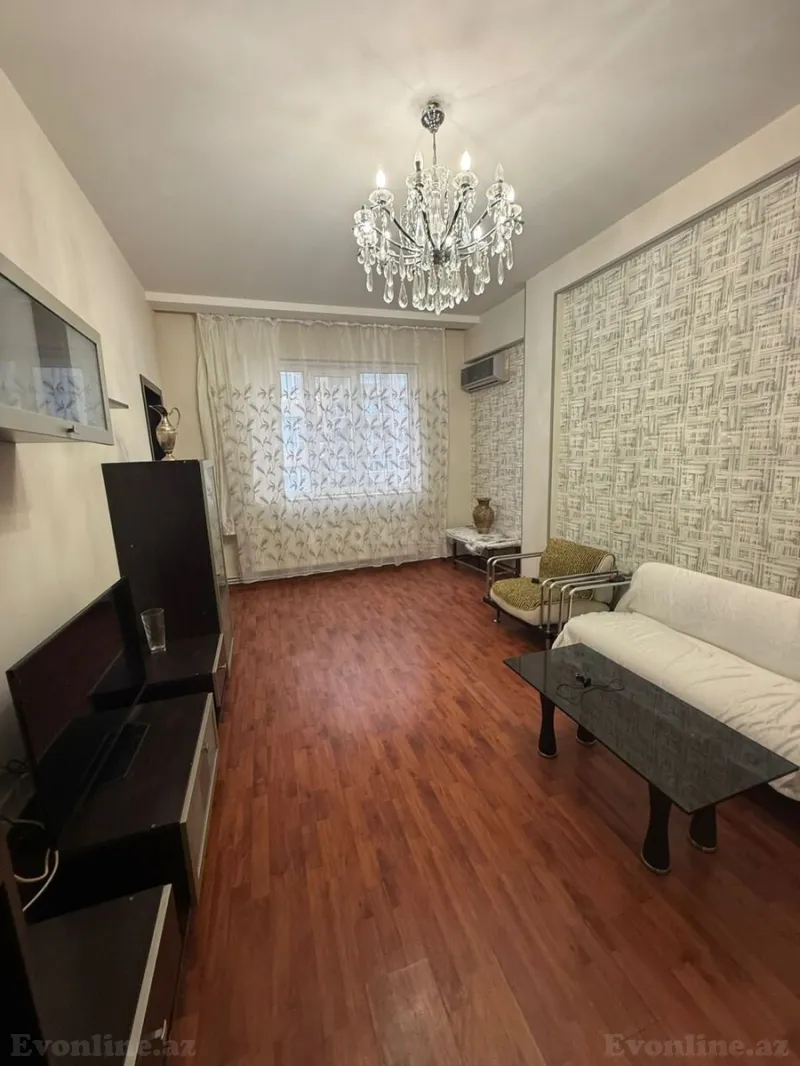 Kirayə verilir 3 otaqlı Mənzil Yeni tikili 100 m² 8 Noyabr m.