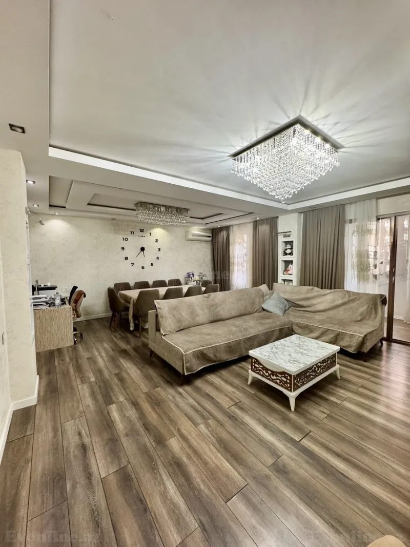 Satılır 5 otaqlı Mənzil Köhnə tikili 135 m² Yeni Yasamal - şəkil 13