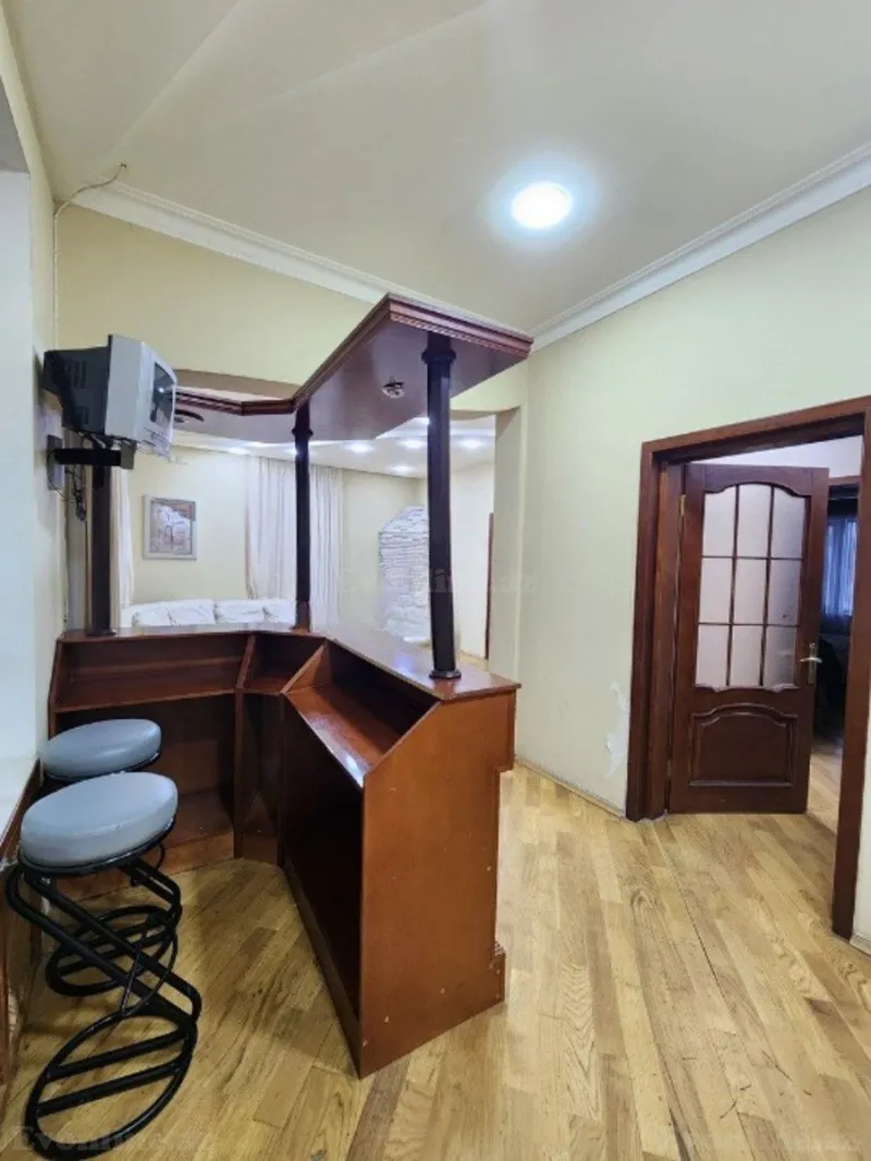 Kirayə verilir 3 otaqlı Mənzil Köhnə tikili 87 m² Sahil m. - şəkil 5