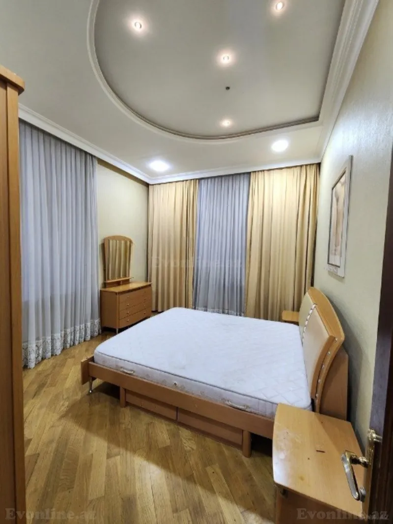 Kirayə verilir 3 otaqlı Mənzil Köhnə tikili 87 m² Sahil m. - şəkil 8