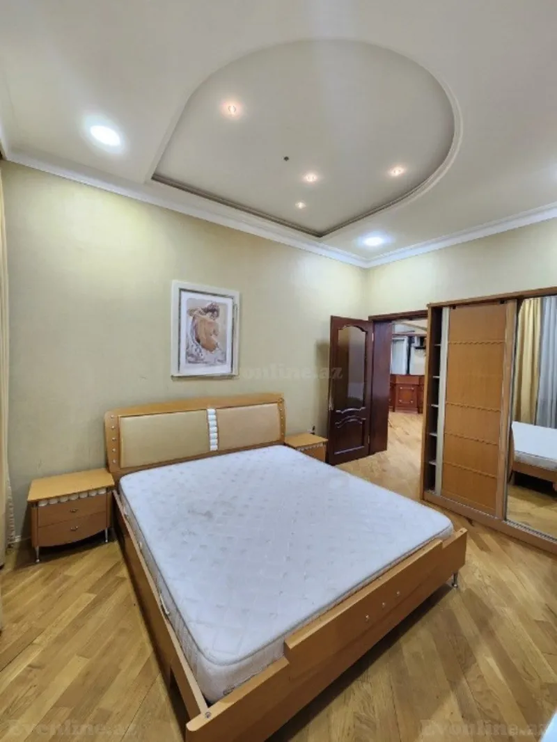 Kirayə verilir 3 otaqlı Mənzil Köhnə tikili 87 m² Sahil m. - şəkil 9