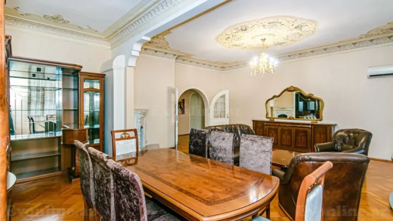 Kirayə verilir 3 otaqlı Mənzil Köhnə tikili 130 m² Sahil m. - şəkil 4
