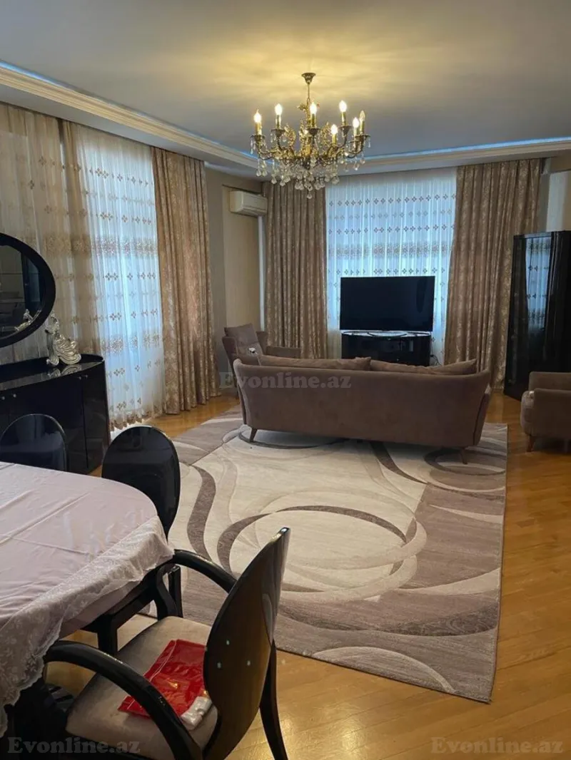 Kirayə verilir 3 otaqlı Mənzil Yeni tikili 170 m² 28 May m.