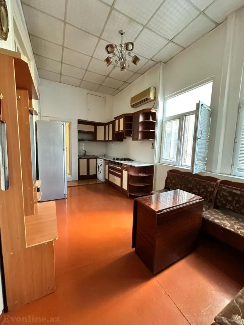 Satılır 4 otaqlı Mənzil Köhnə tikili 135 m² Nəsimi r. - şəkil 4
