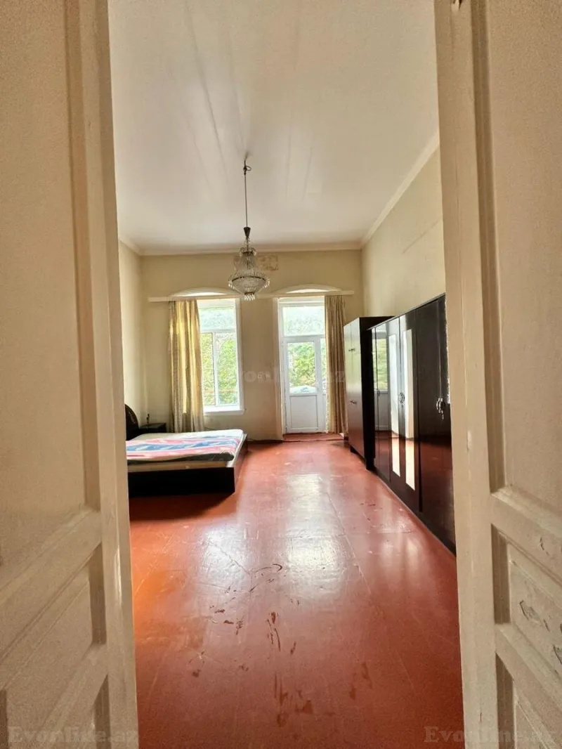 Satılır 4 otaqlı Mənzil Köhnə tikili 135 m² Nəsimi r. - şəkil 5