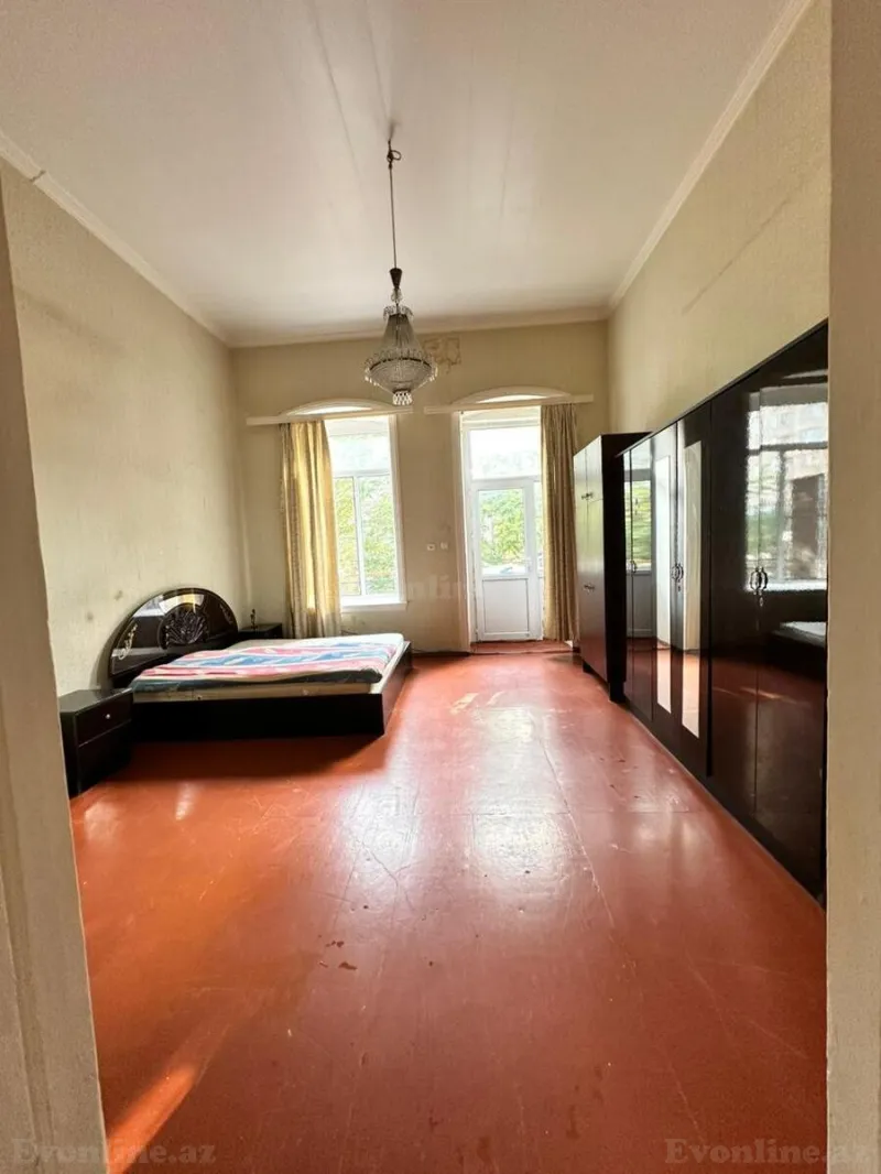 Satılır 4 otaqlı Mənzil Köhnə tikili 135 m² Nəsimi r. - şəkil 8