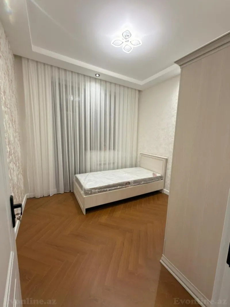 Satılır 4 otaqlı Mənzil Yeni tikili 136 m² Neftçilər m. - şəkil 13