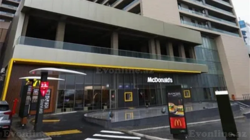 Kirayə verilir 3 otaqlı Mənzil Yeni tikili 110 m² 8 Noyabr m.
