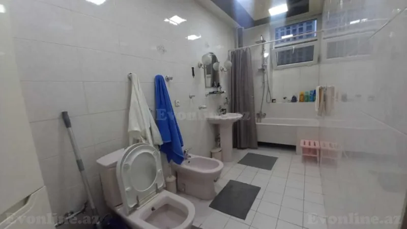 Satılır 2 otaqlı Mənzil Köhnə tikili 72 m² Nəsimi r. - şəkil 3