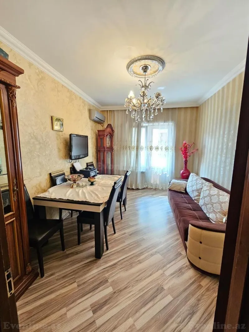 Satılır 5 otaqlı Mənzil Köhnə tikili 110 m² Yeni Yasamal - şəkil 2