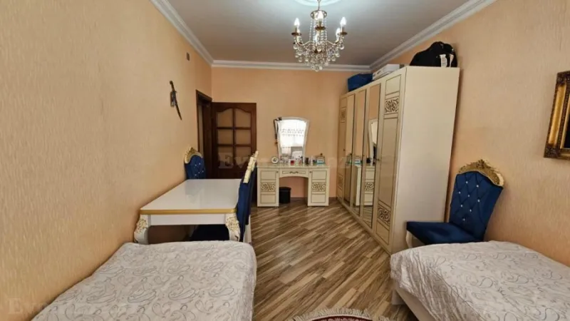 Satılır 5 otaqlı Mənzil Köhnə tikili 110 m² Yeni Yasamal - şəkil 6