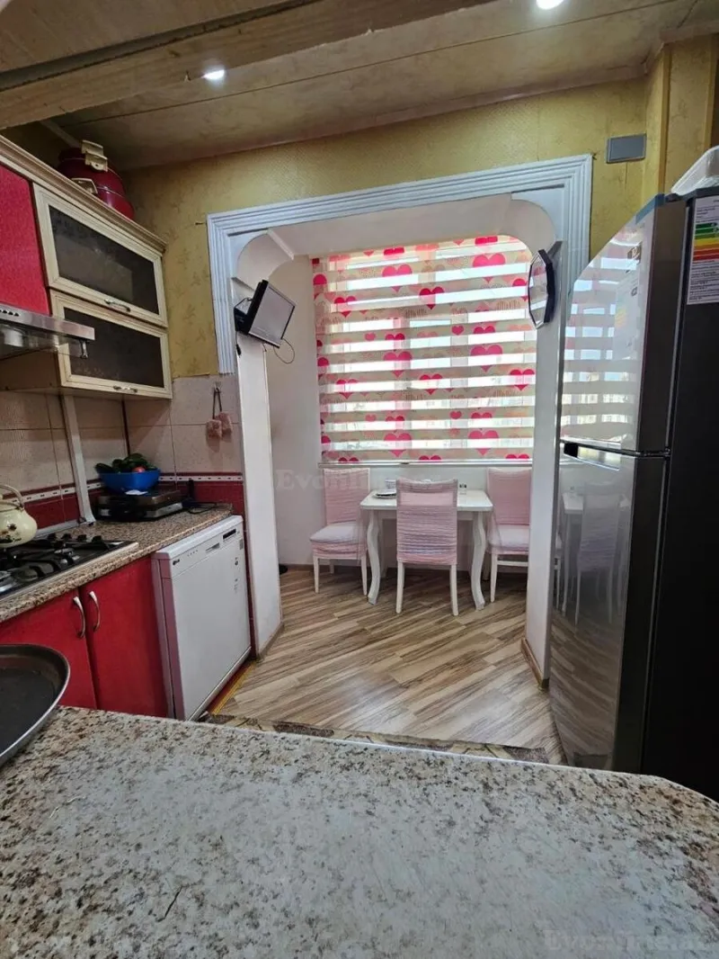 Satılır 5 otaqlı Mənzil Köhnə tikili 110 m² Yeni Yasamal - şəkil 7