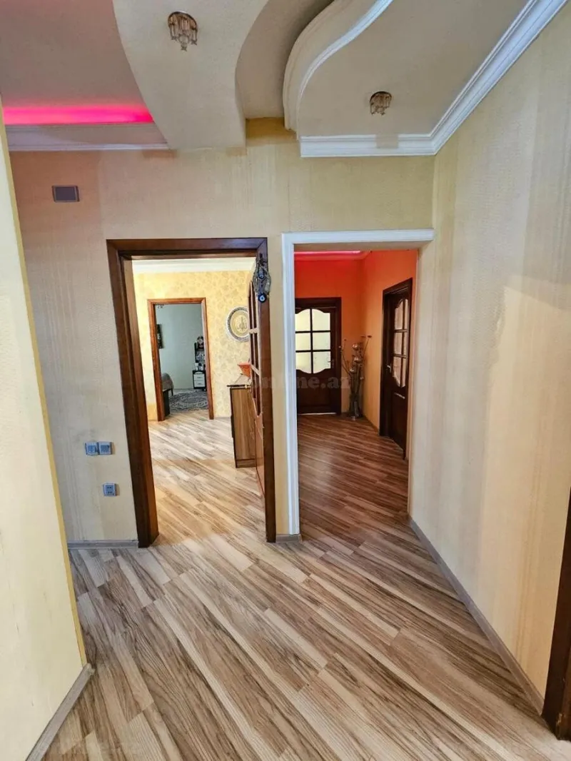 Satılır 5 otaqlı Mənzil Köhnə tikili 110 m² Yeni Yasamal - şəkil 9